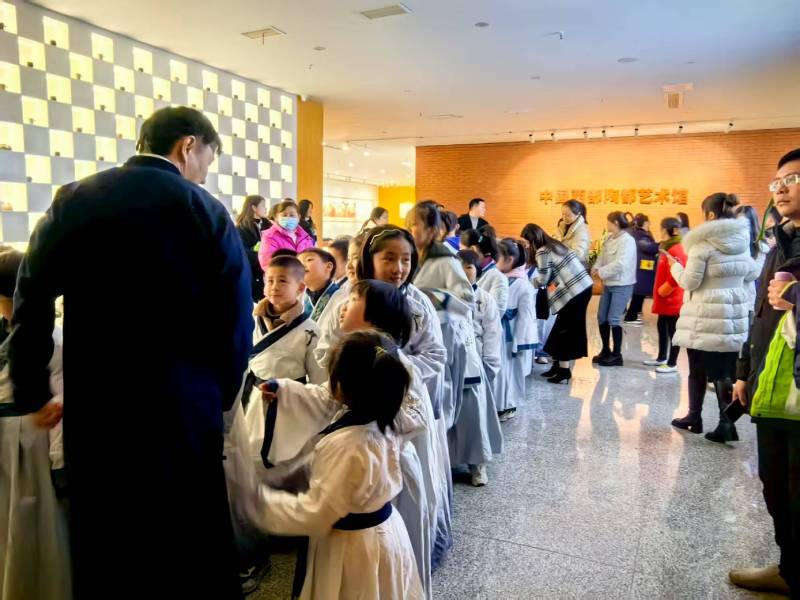 文化赋能：五指山市魔创文旅挖掘城市文化资源的实践探索